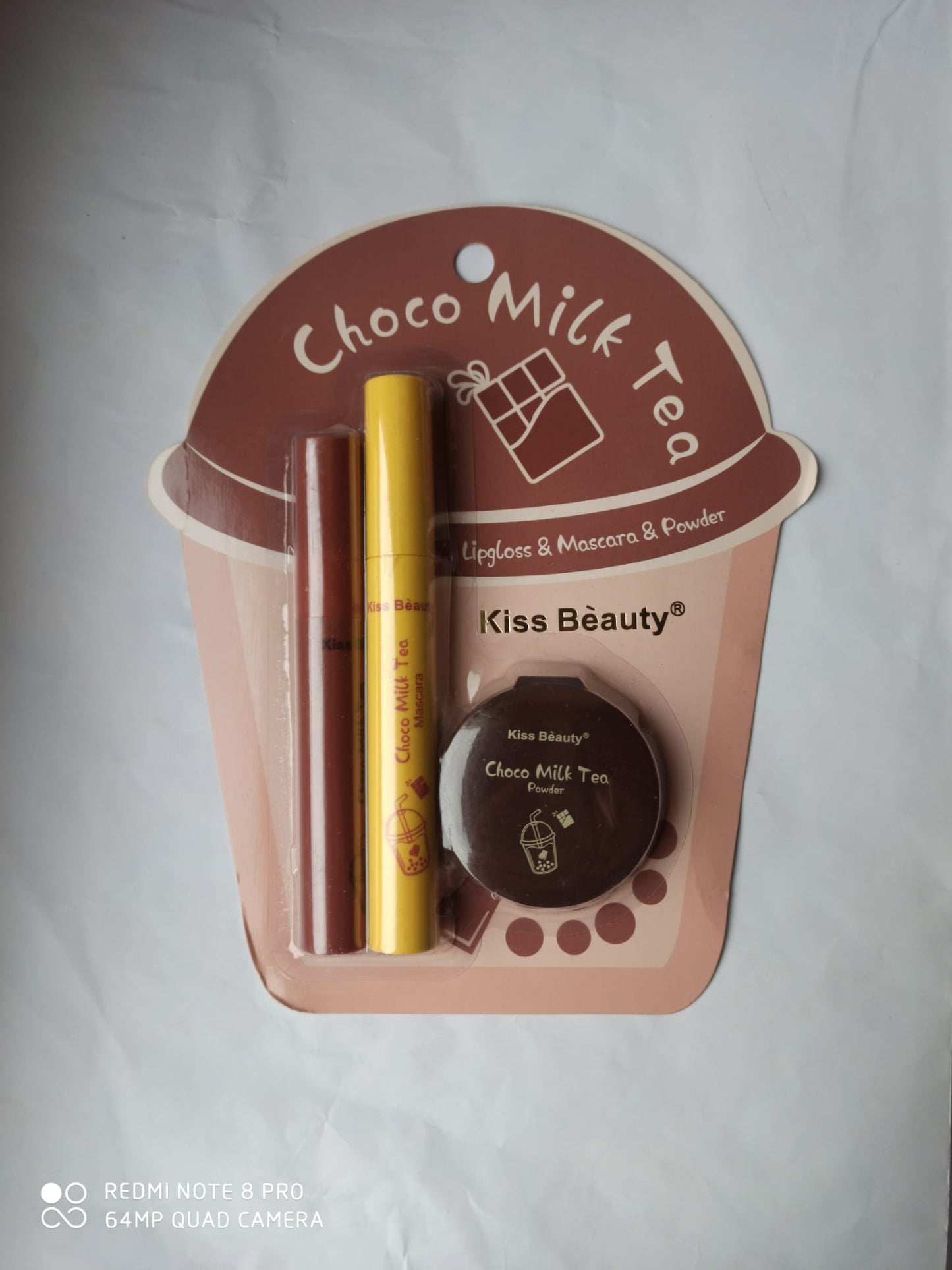 Lip Gloss Chocolate + Mascara+ Cipria compatta